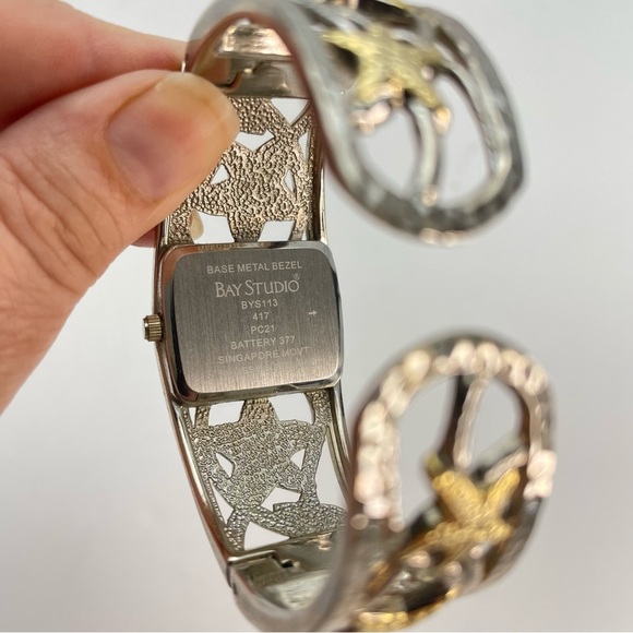 BAY Studio Quartz Star Fish Design Gold and Silver Tone - Picture 9 of 13